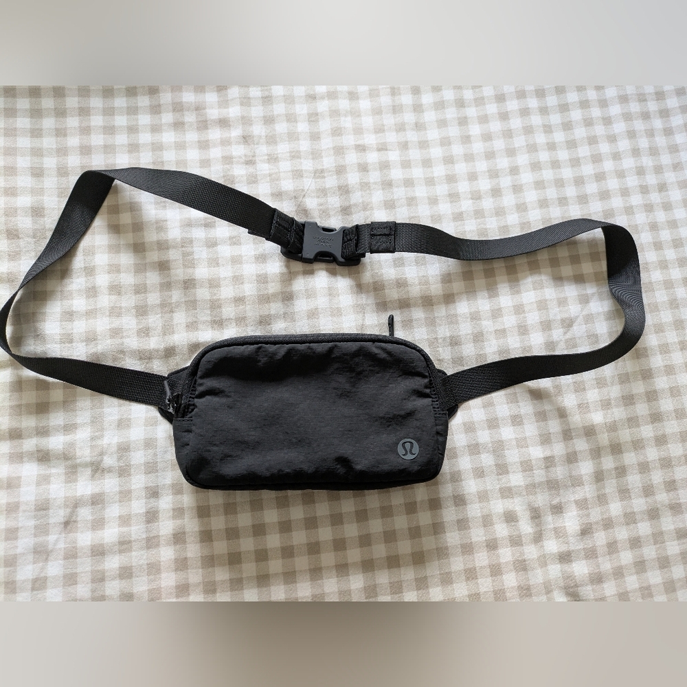Lululemon Mini Belt Bag